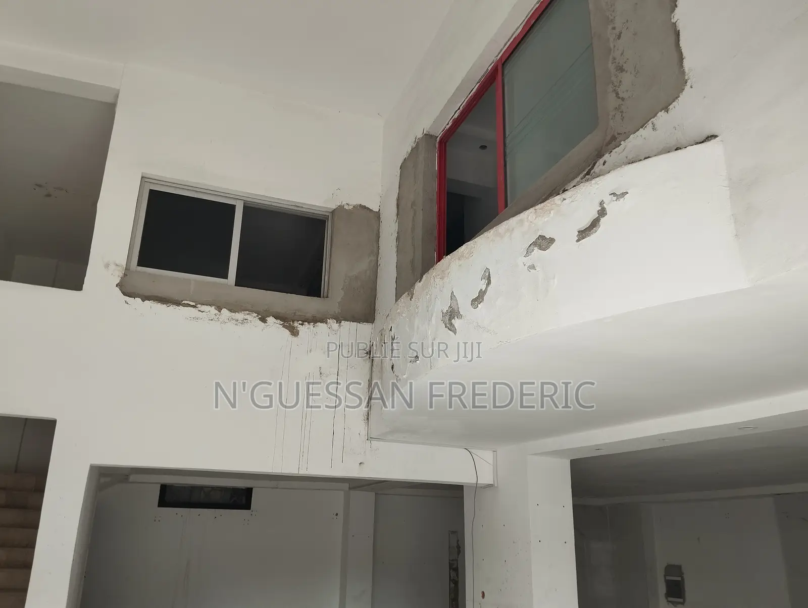 À Louer Magasin 400m2 en Mezzanine Marcory Bietry Bordure Du Goudron