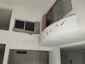 À Louer Magasin 400m2 en Mezzanine Marcory Bietry Bordure Du Goudron