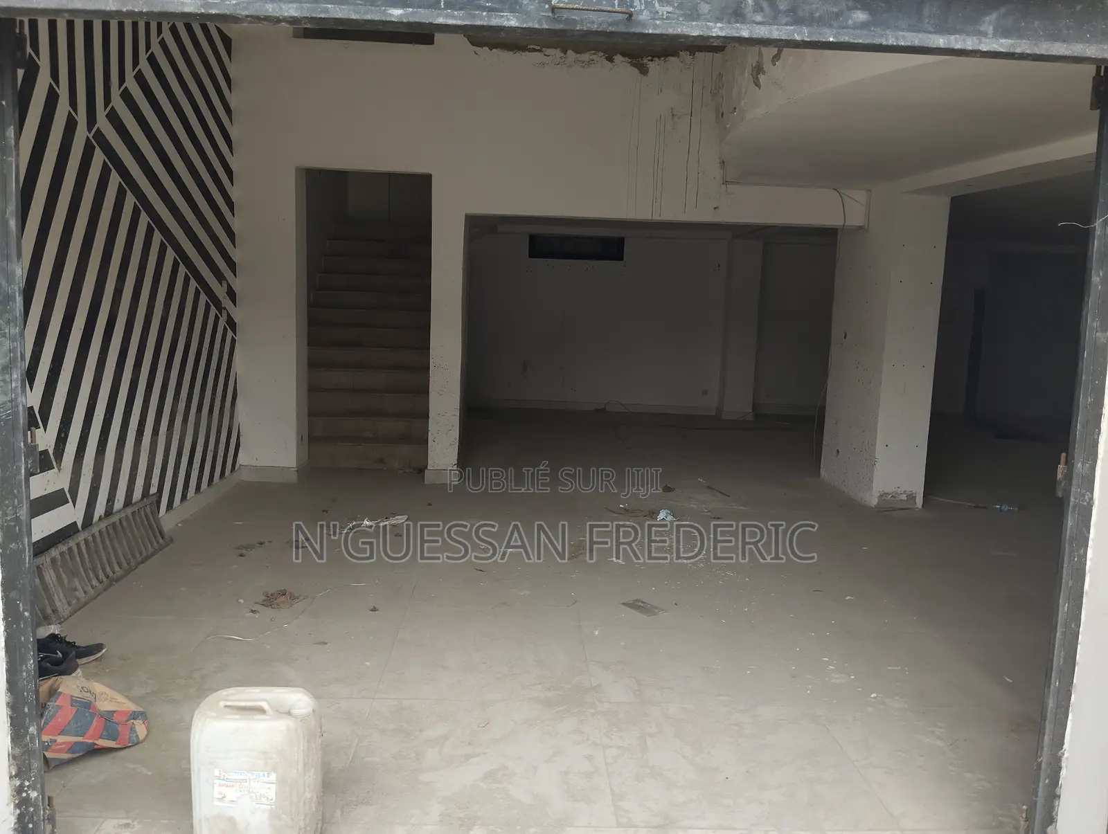 À Louer Magasin 400m2 en Mezzanine Marcory Bietry Bordure Du Goudron