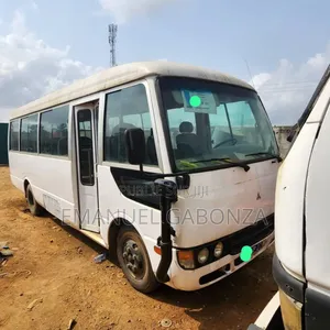 Mitsubishi Fuso Canter 2019 Blanc