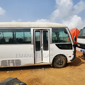 Mitsubishi Fuso Canter 2019 Blanc