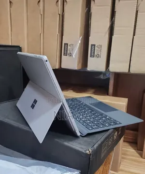 New Microsoft Surface Pro 5 8GB Intel Core I5 SSD 256GB