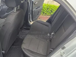 Kia Rio 2019 Gris