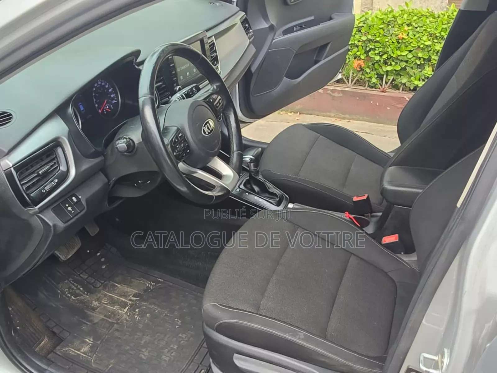 Kia Rio 2019 Gris
