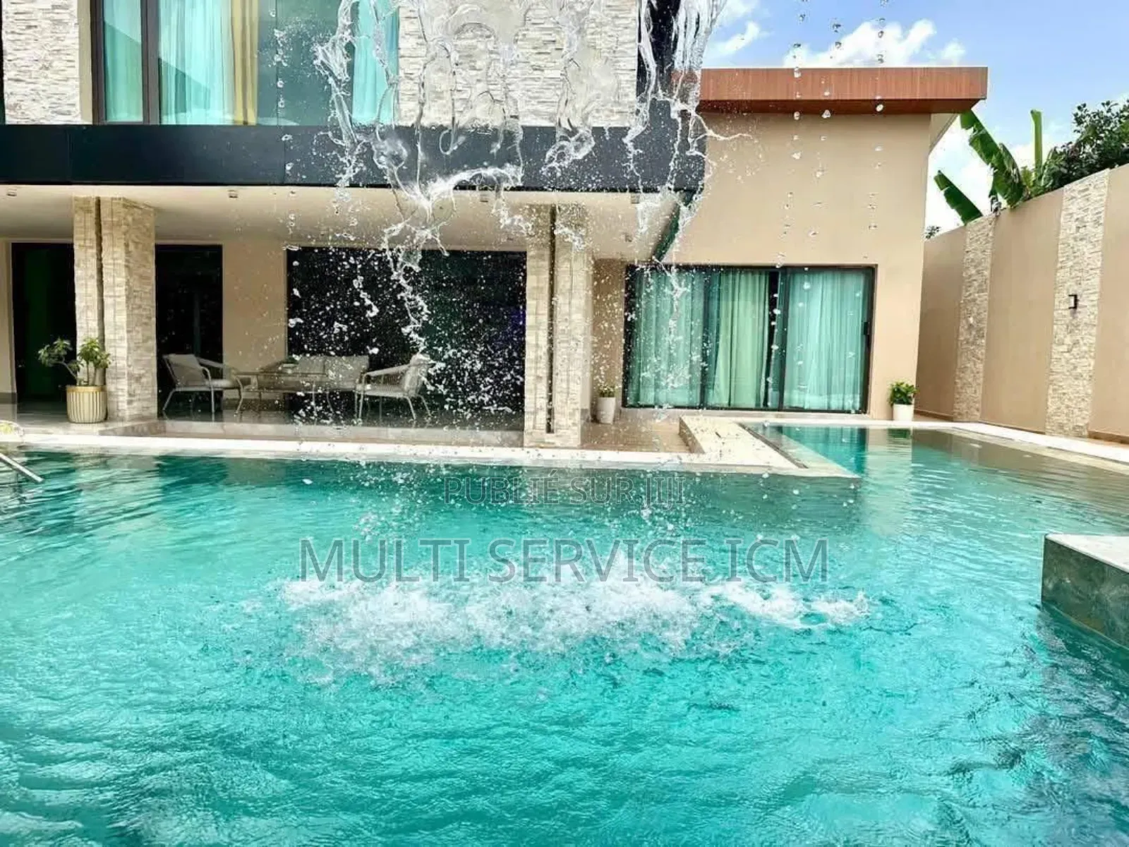 Furnished 8chbre Duplex dans Ismaël Coulibaly, Cocody à Vendre