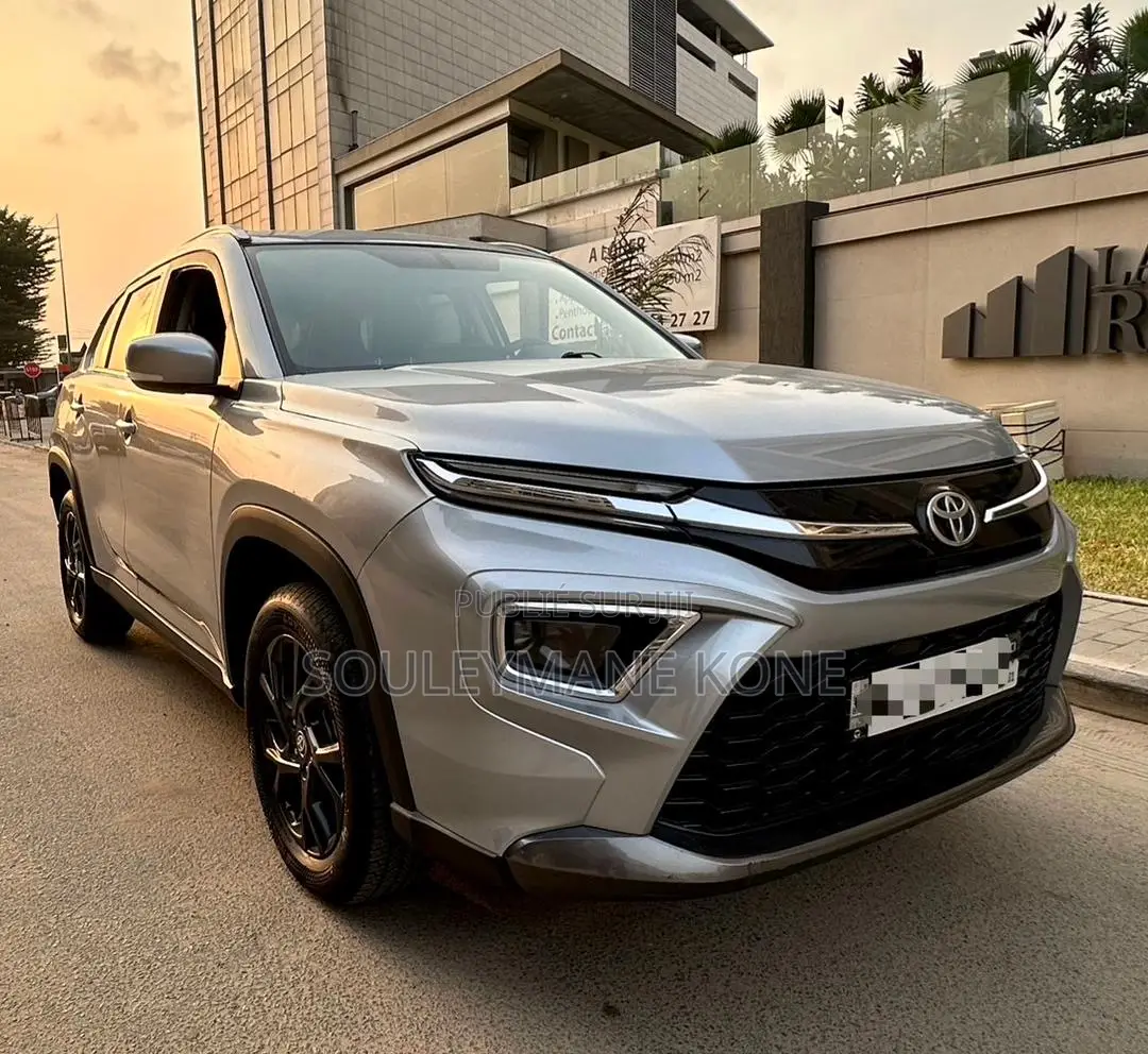 Toyota Urban Cruiser 2025 Gris