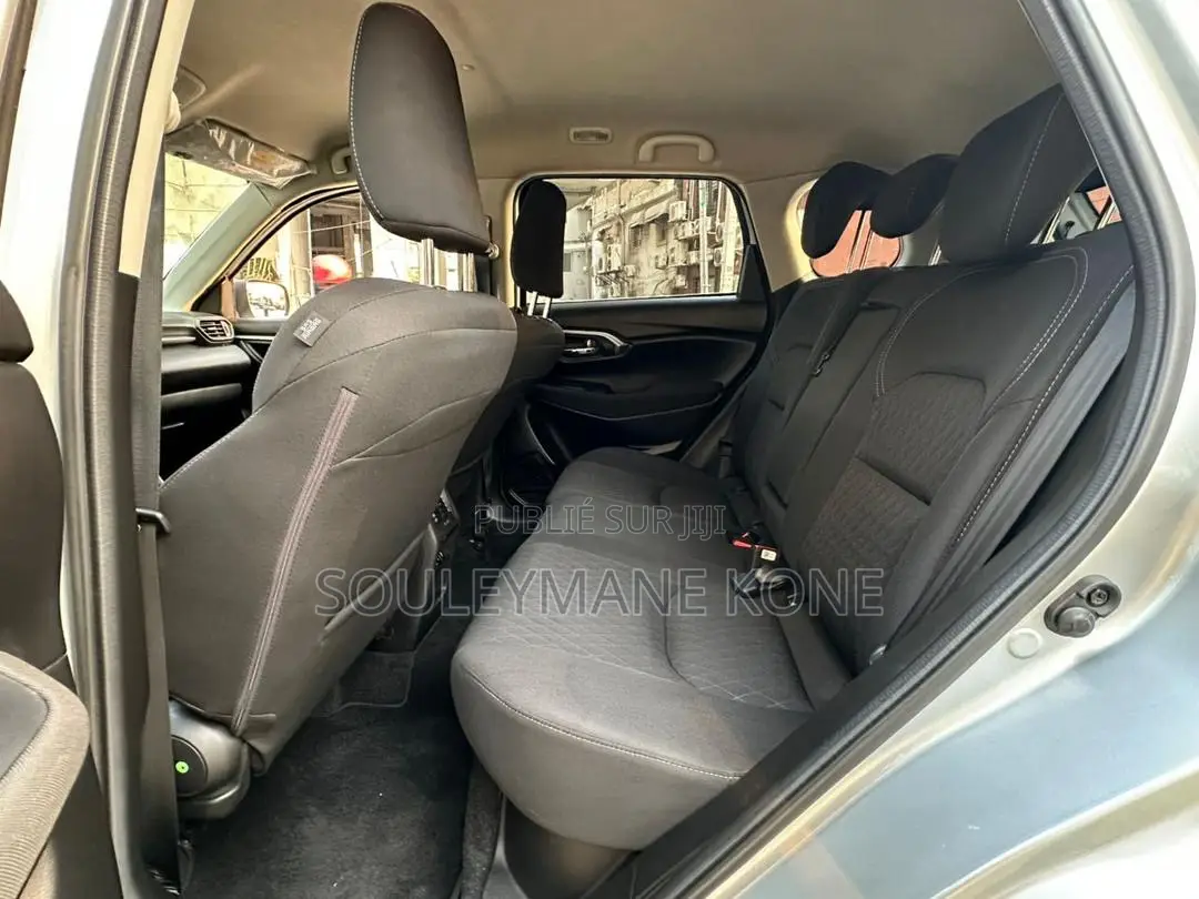 Toyota Urban Cruiser 2025 Gris