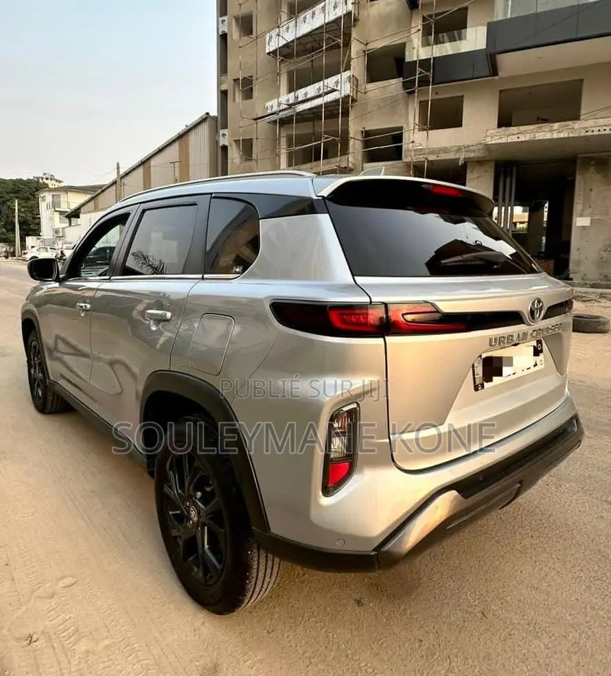 Toyota Urban Cruiser 2025 Gris