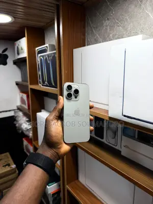 New Apple iPhone 16 Pro 128 GB Argenté