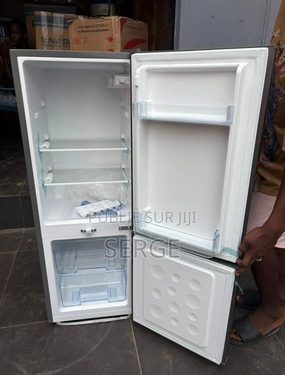 Réfrigérateur Combiné De Marque Smart Technology 133litres