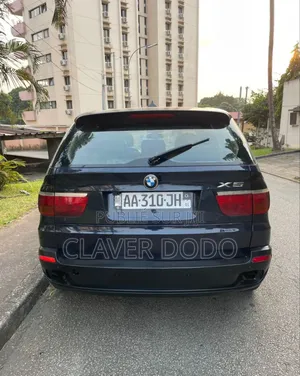 BMW X5 xDrive30i AWD (3.0L 6cyl 6A) 2010 Noir