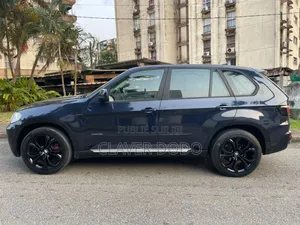 BMW X5 xDrive30i AWD (3.0L 6cyl 6A) 2010 Noir