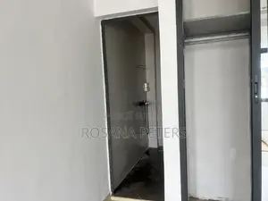 Apparemment À Louer 2 Pièces en Zone4