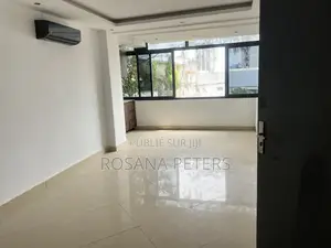 Apparemment À Louer 2 Pièces en Zone4