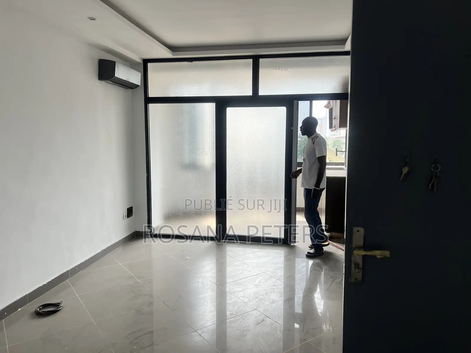 Apparemment À Louer 2 Pièces en Zone4