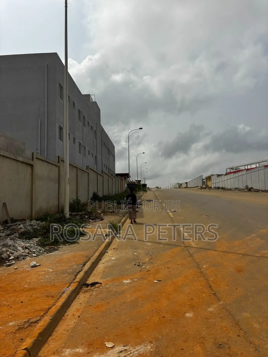 Entrepôt À Louer Ou À Vendre