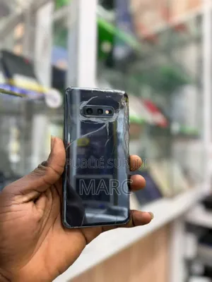 New Samsung Galaxy S10 128 GB Black