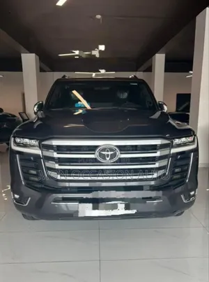 Toyota Land Cruiser LC300 2025 Gris