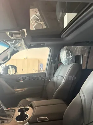 Toyota Land Cruiser LC300 2025 Gris