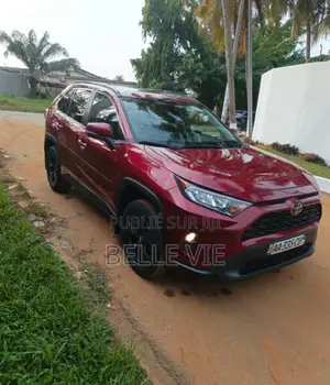 Toyota RAV4 2021 Rouge
