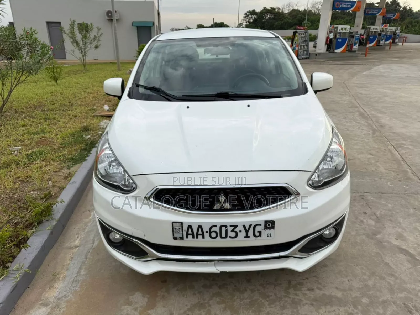 Mitsubishi Mirage 2022 Blanc