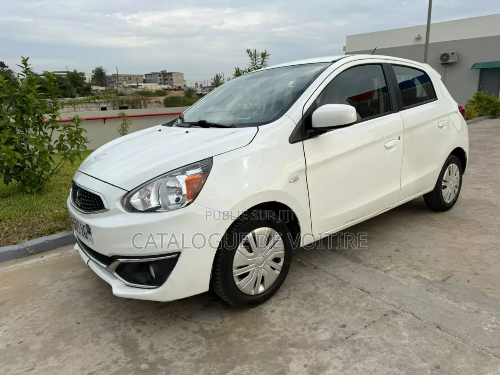 Mitsubishi Mirage 2022 Blanc