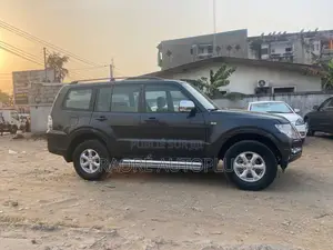 Mitsubishi Pajero 2014 Black