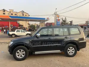 Mitsubishi Pajero 2014 Black
