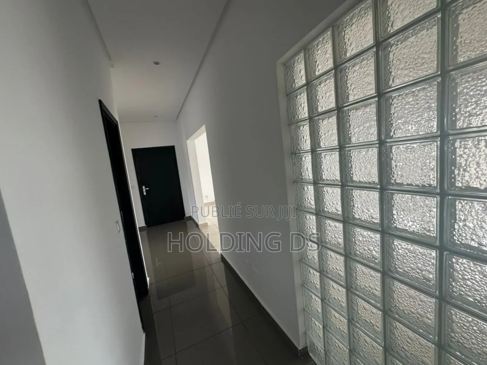 Furnished 3chbre Appartement dans Location Immobilière, Cocody à Louer