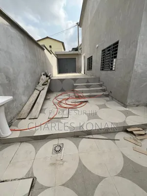 5chbre Duplex dans Bingerville à Louer