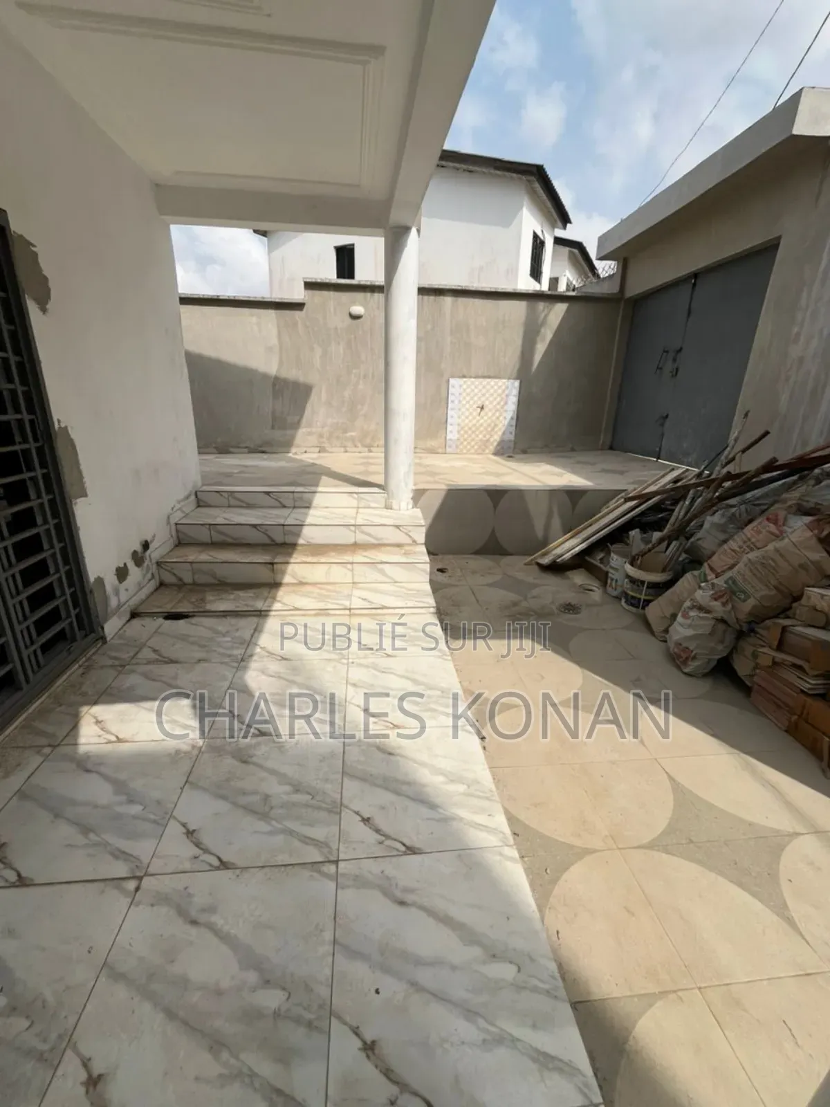 5chbre Duplex dans Bingerville à Louer