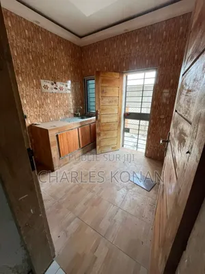 5chbre Duplex dans Bingerville à Louer