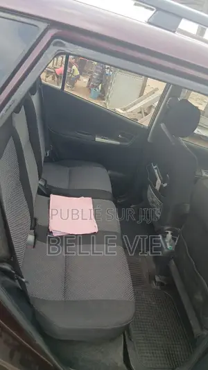 Toyota Verso 2009 Rouge