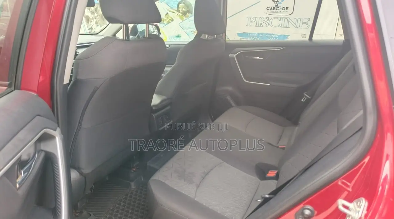Toyota RAV4 2021 Rouge