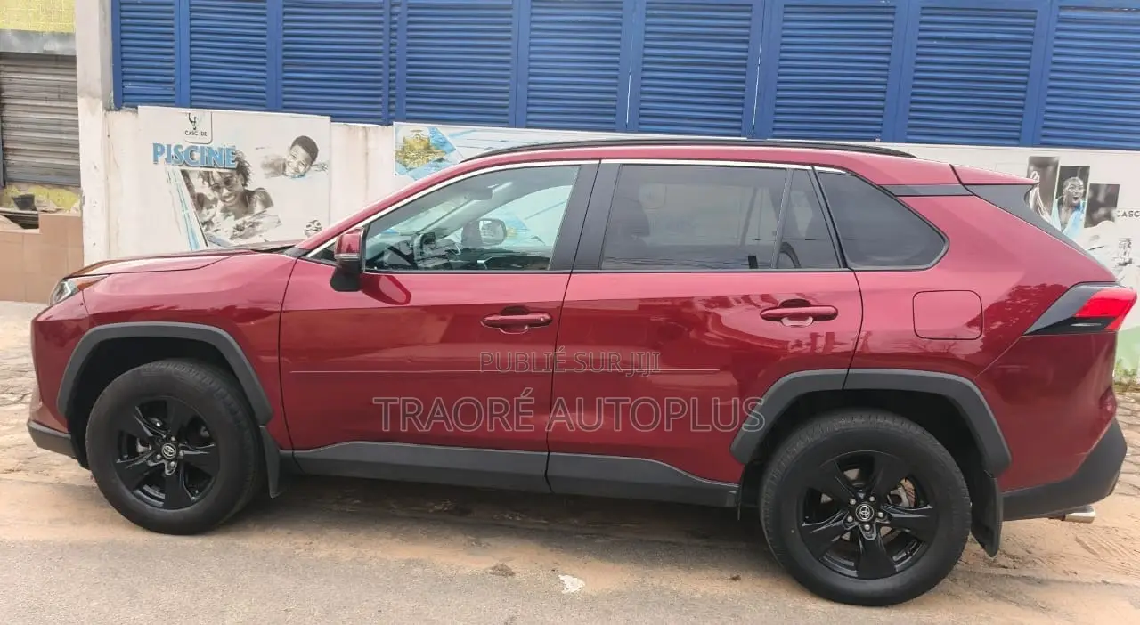 Toyota RAV4 2021 Rouge