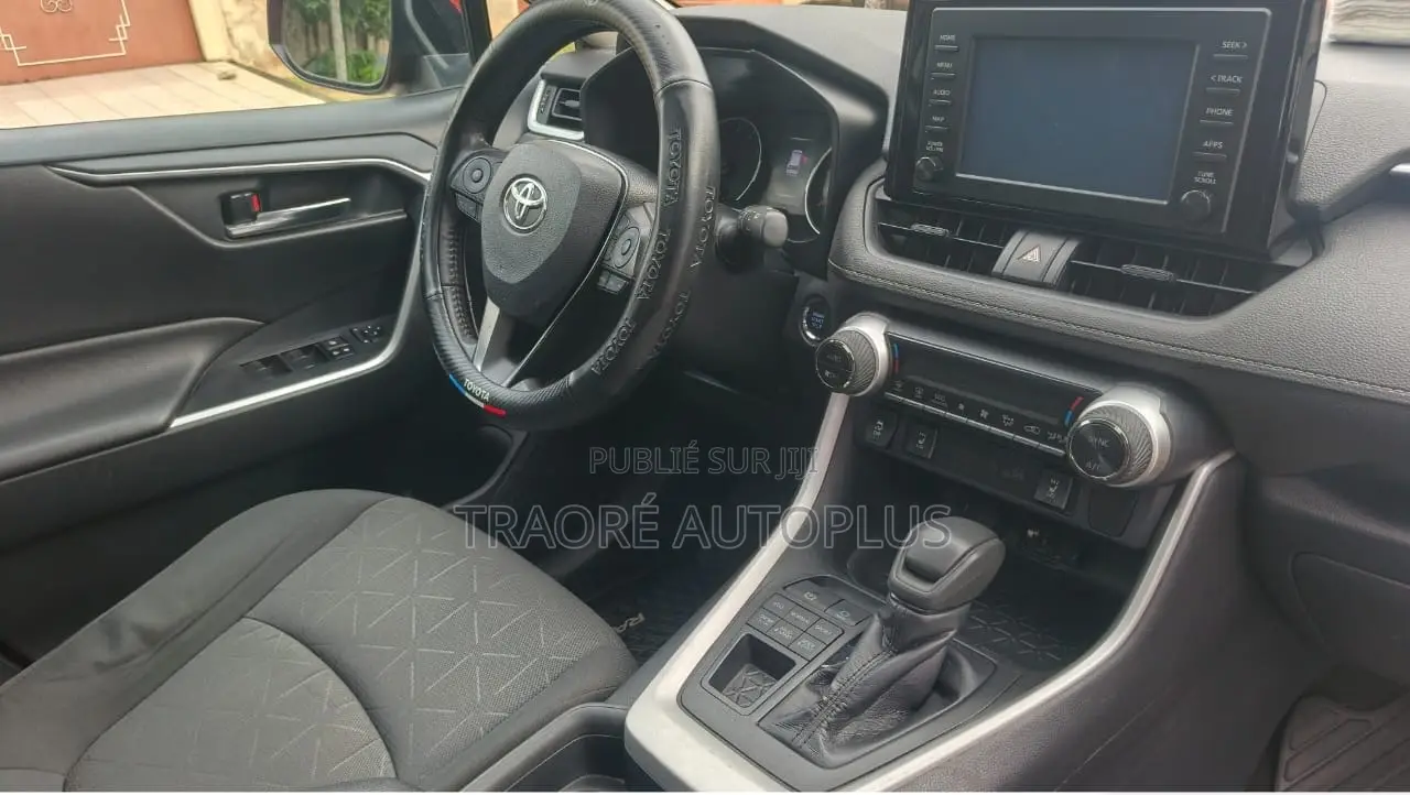 Toyota RAV4 2021 Rouge