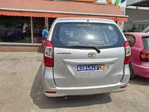 Toyota Avanza 2013 Gris