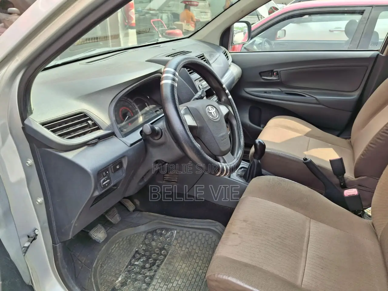 Toyota Avanza 2013 Gris