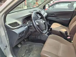 Toyota Avanza 2013 Gris