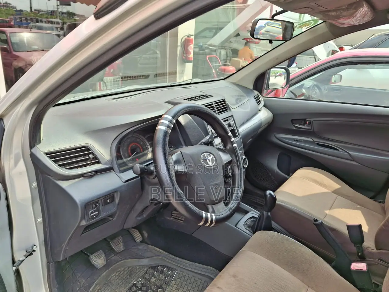Toyota Avanza 2013 Gris