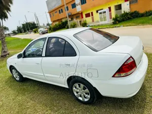 Nissan Sunny 2013 Blanc
