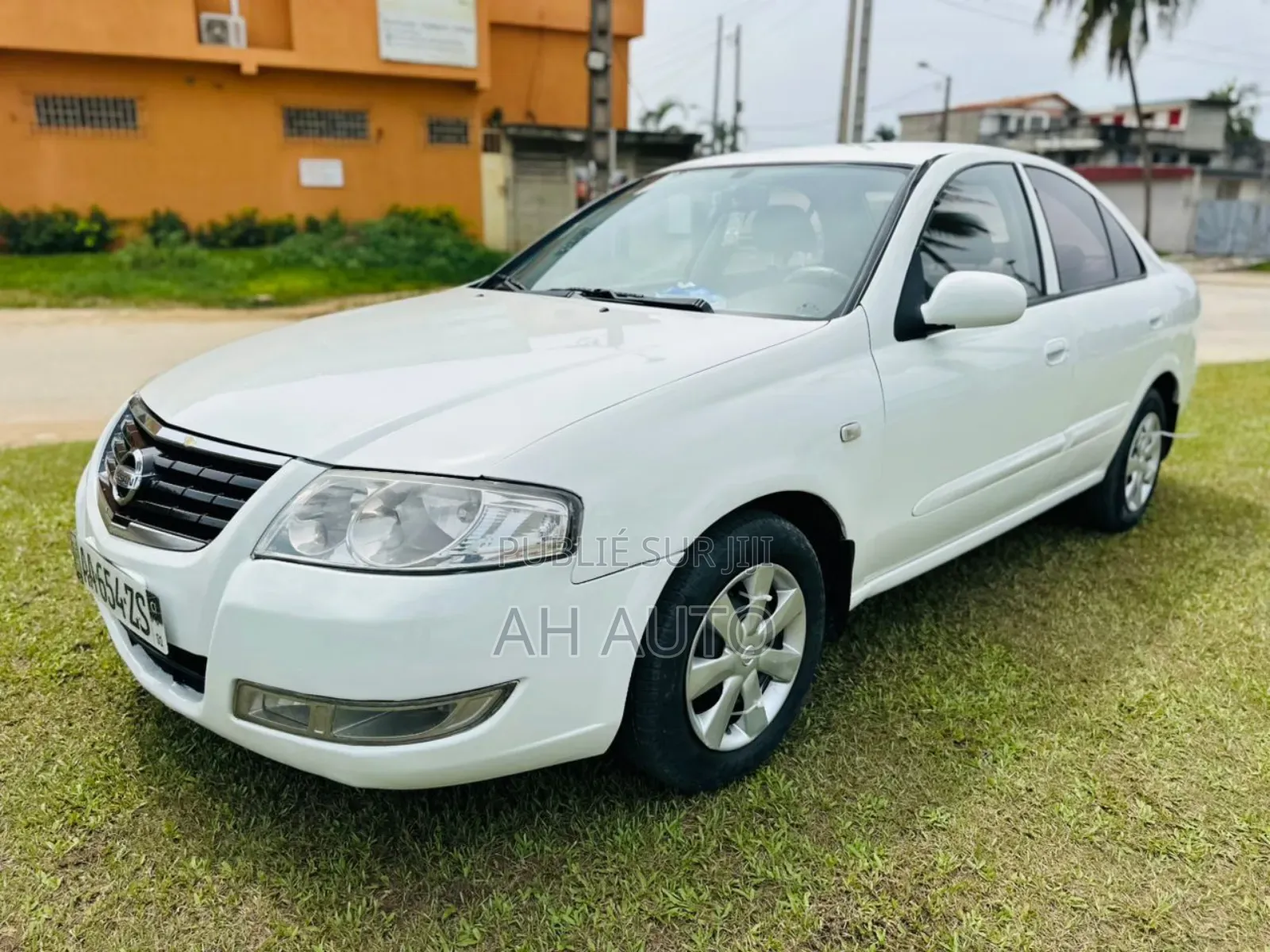 Nissan Sunny 2013 Blanc