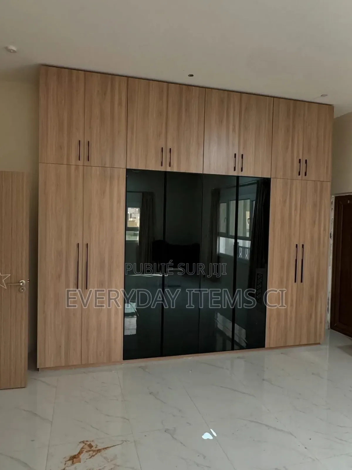 Placard Neuf Excellente Qualité