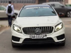 Mercedes-Benz GLA-Class 2019 Blanc