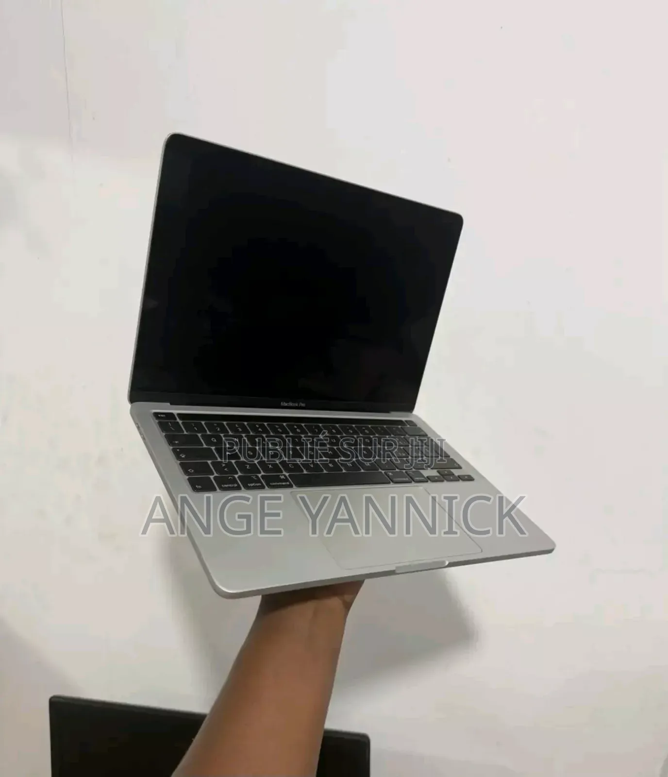 New Apple MacBook Pro 2020 16GB Intel Core I7 SSD 512GB