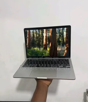 New Apple MacBook Pro 2020 16GB Intel Core I7 SSD 512GB