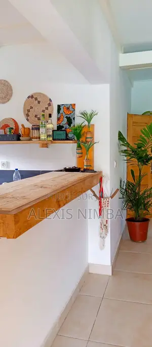 Furnished 6chbre Villa dans Particulier, Adiaké à Vendre