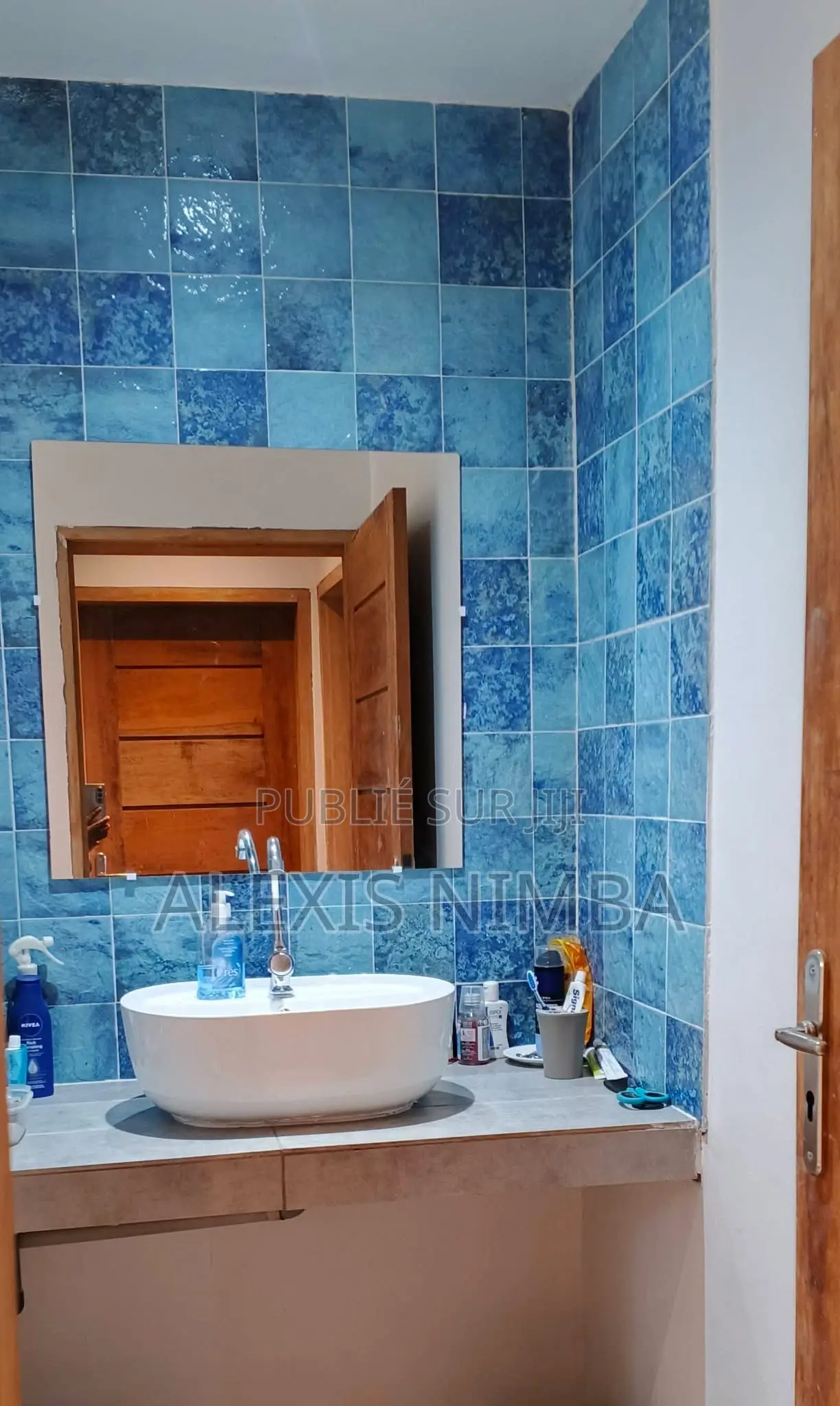 Furnished 6chbre Villa dans Particulier, Adiaké à Vendre