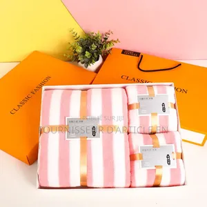 Nouveauté Coffret De Trois Serviettes De Bain À Partir De 50 Pièces.