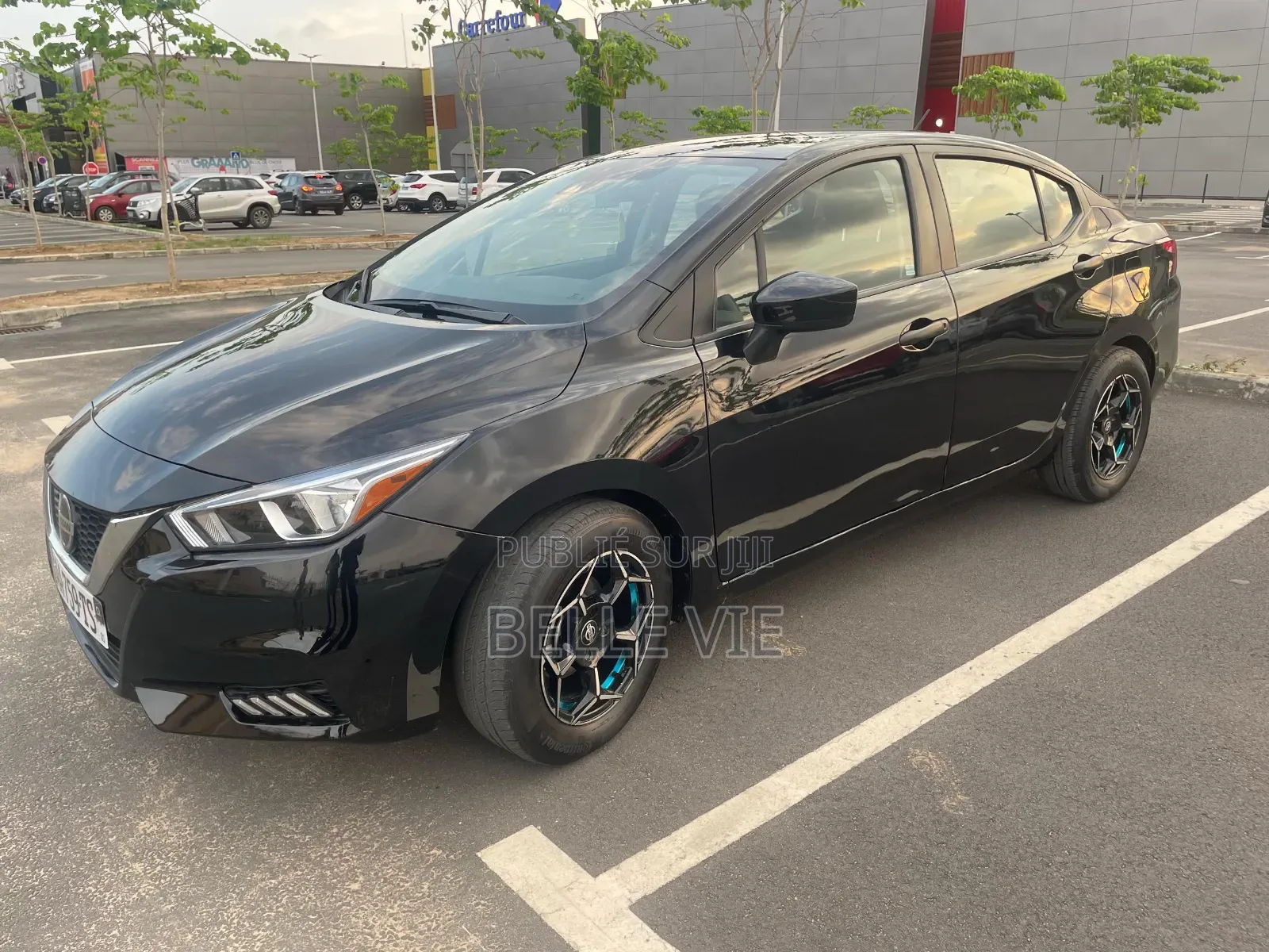 Nissan Versa 2022 Black